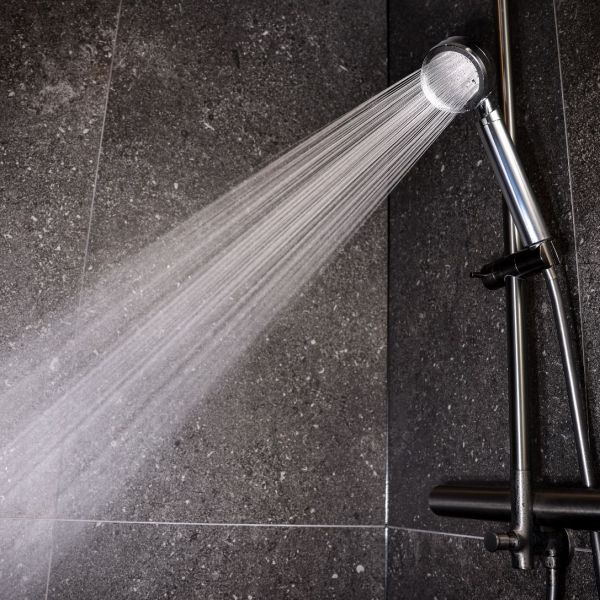 Aromica ARO900 shower with filters anad aromas