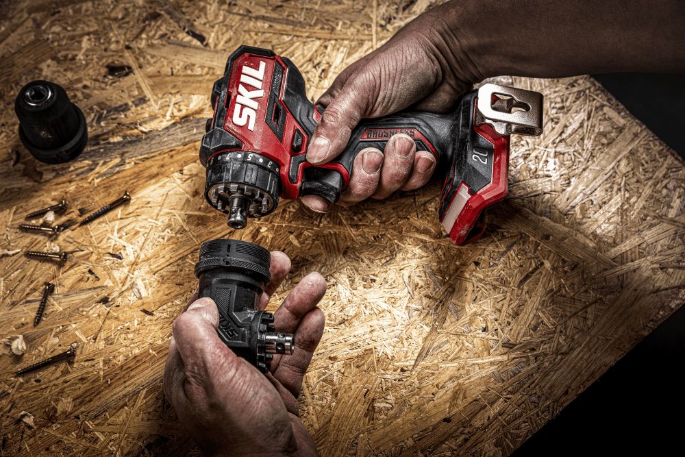 SKIL 3066 CA Hiiliharjaton akkuporakone vaihdettavalla istukalla