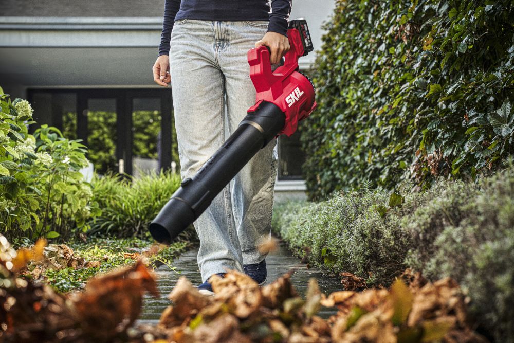 SKIL 0331 CA Hiiliharjaton lehtipuhallin