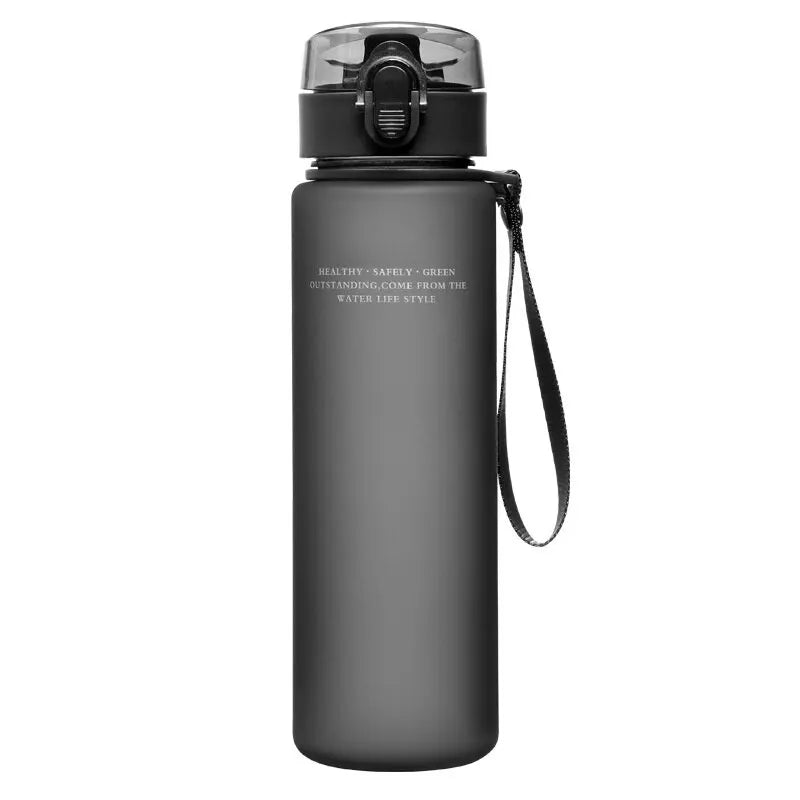 BPA-vapaa 560 ml Juomapullo harmaa, vuotamaton ja kevyt