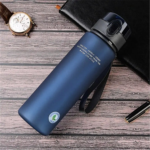 BPA-vapaa 560 ml Juomapullo sininen, vuotamaton ja kevyt